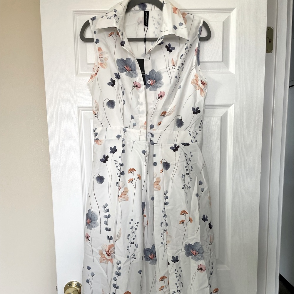 Floral maxi dress. NWT